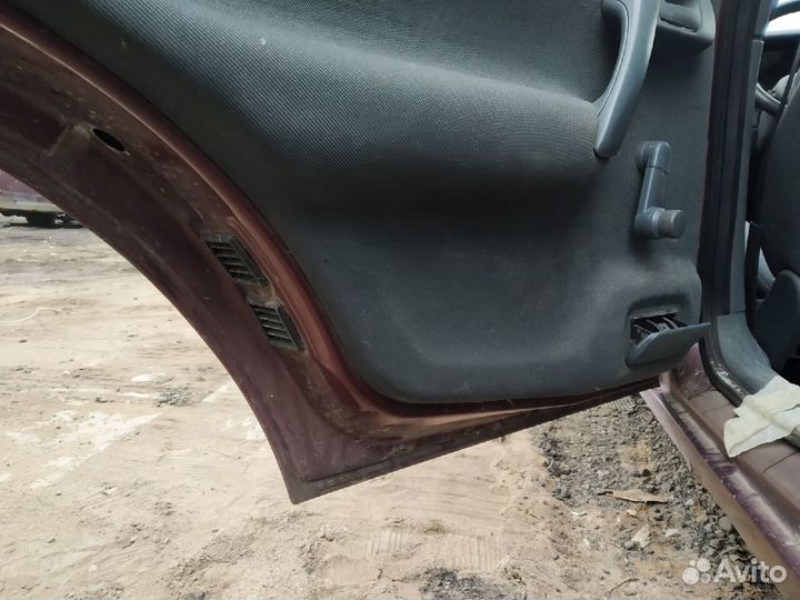 Дверь правая левая Шкода Фелиция