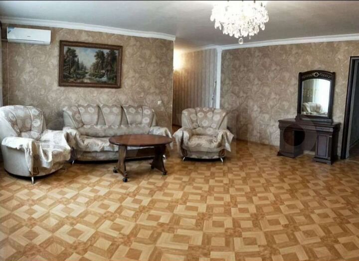 2-к. квартира, 70 м², 4/5 эт.