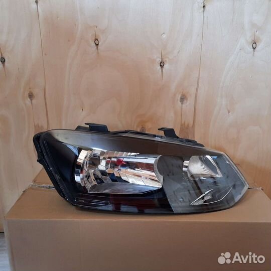Фара Volkswagen Polo