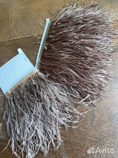 Перья на ленте