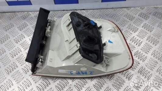 Фонарь задний левый volkswagen touareg 7L (2MF01MX