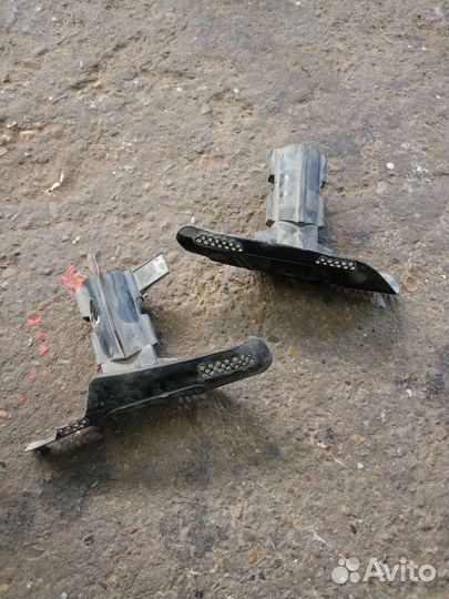 Volkswagen jetta 6 кронштейн омывателя