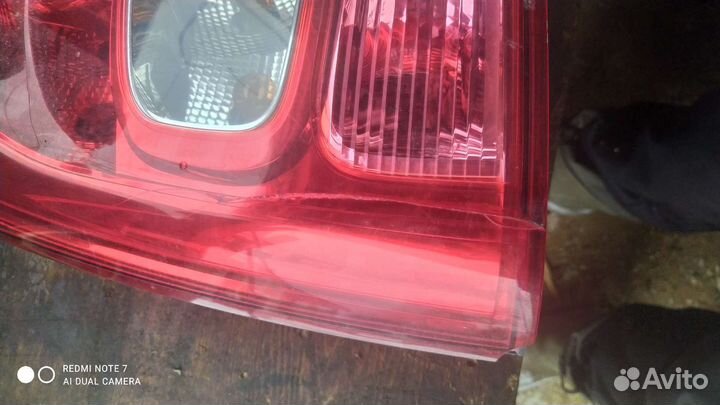 Задний фонарь renault logan