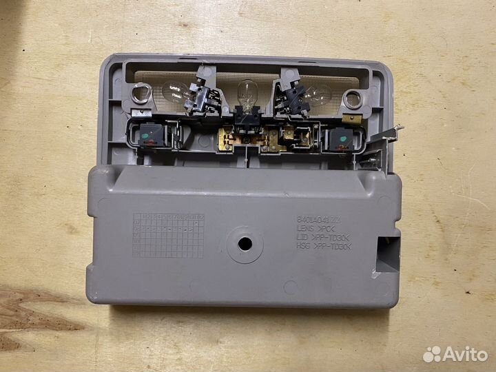 Плафон освещения салона Mitsubishi l200