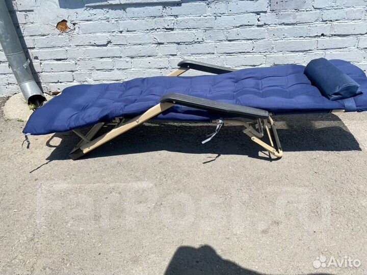 За 2 шт. Шезлонг с матрасом