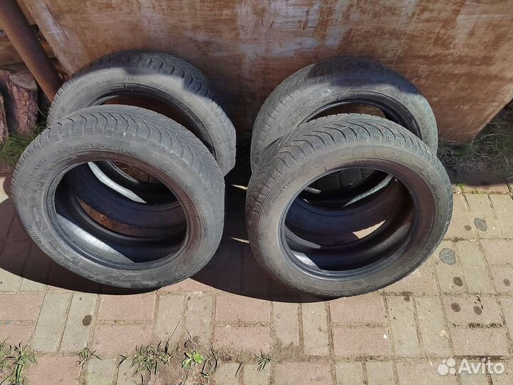 Goodyear Vector 4Seasons 195/60 R16 89H