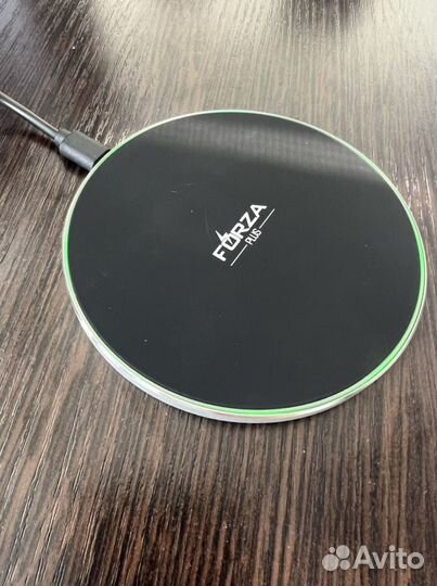 Беспроводная зарядка для телефона Forza