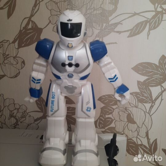 Игрушка робот