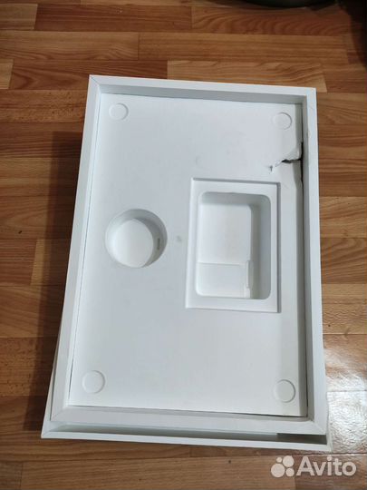 Коробка macbook pro 16