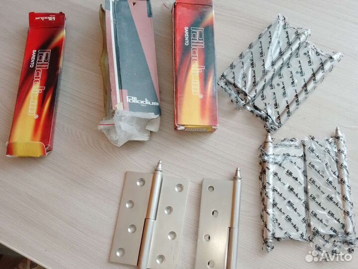 Комплект дверных петлей