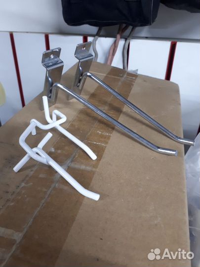 Крючки для экономпанелей