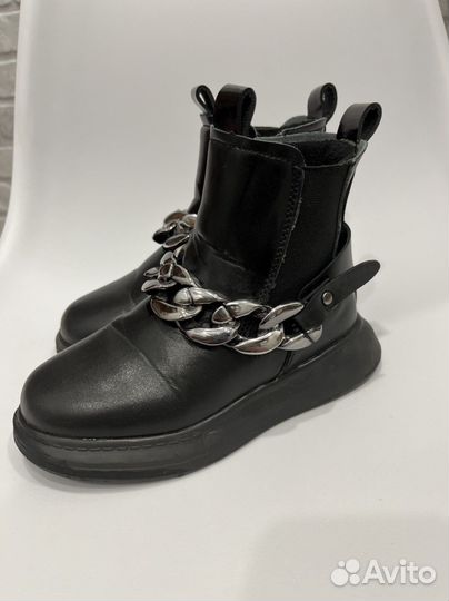 Продам,ботинки для девочки