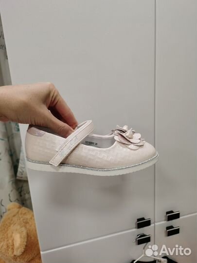 Туфли для девочки новые