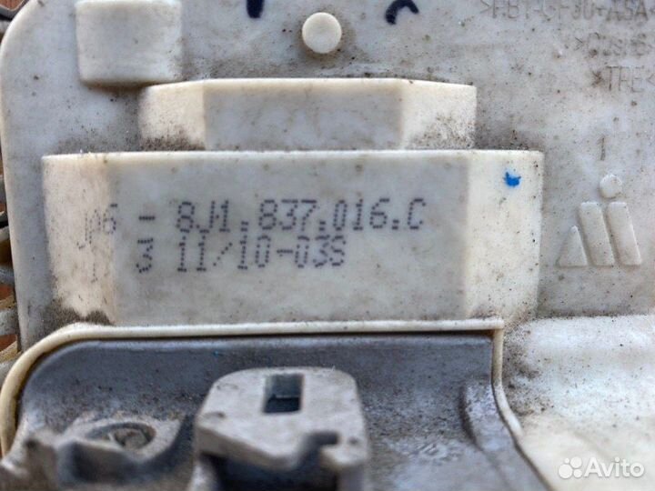 Замок двери передний правый Audi Q7