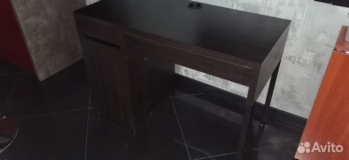 Письменный стол IKEA черный micke mikke микке