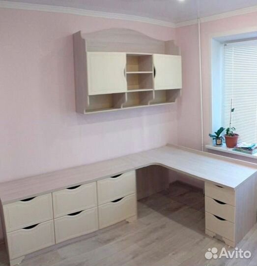 Рабочая зона для школьника студента