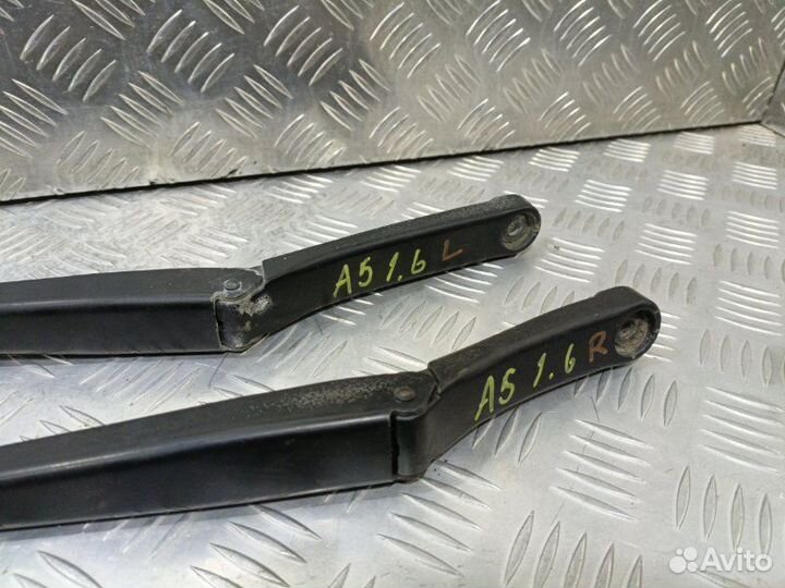 Поводок дворника Skoda Octavia A5