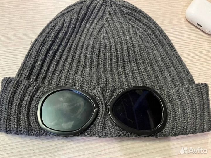 Шапка cp company с линзами