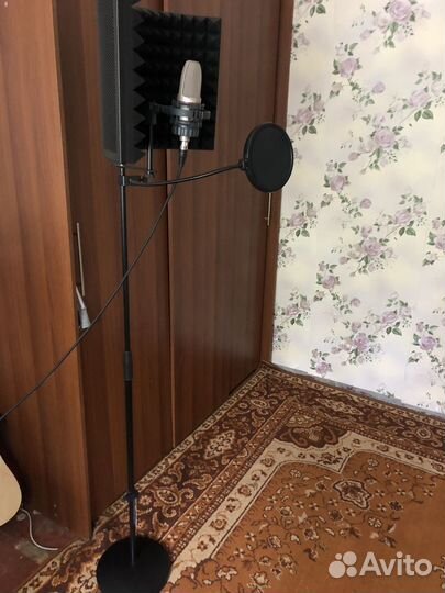 Студийный микрофон akg