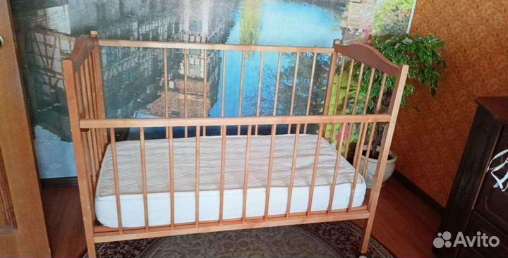 Детская кровать с матрасом