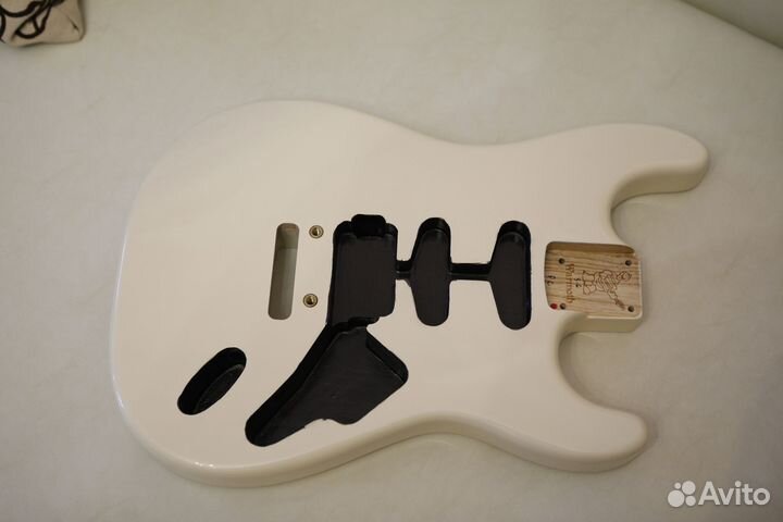 Корпус Warmoth Stratocaster Olympic White