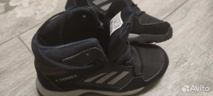 Кроссовки adidas terrex