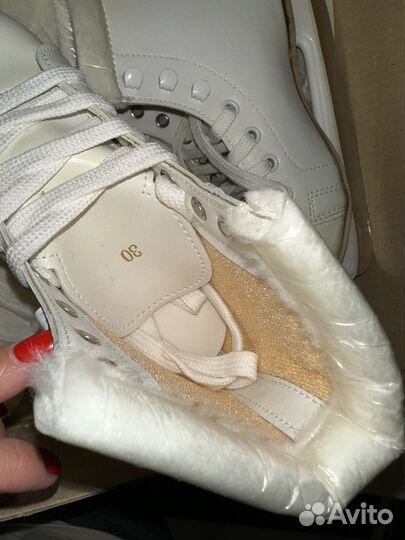 Коньки фигурные детские новые 30 размер белые