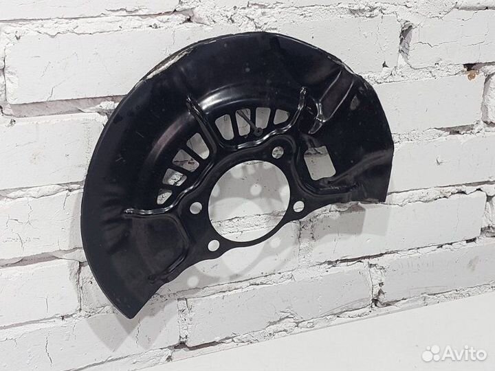 Тепловая защита перед тормозного диска передняя