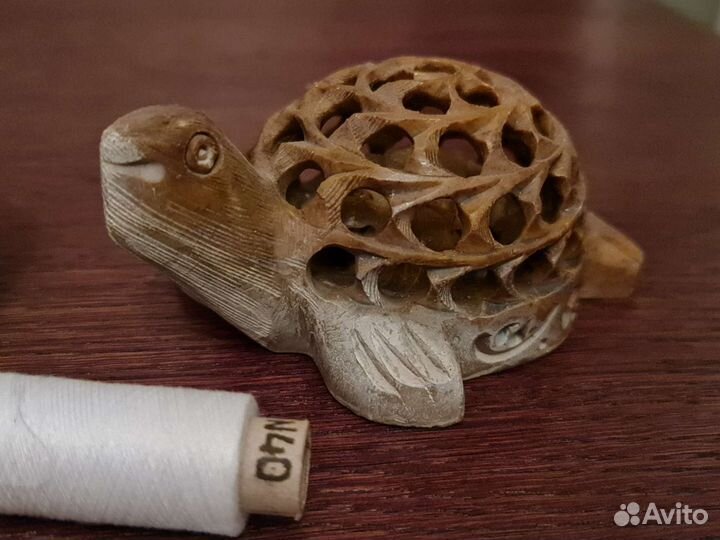 Резной слон, черепаха