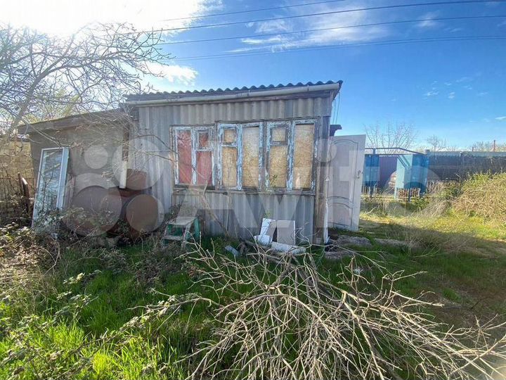 Дом 16 м² на участке 8 сот.