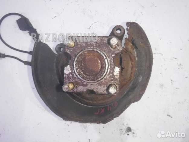 Кулак задний правый Тойота