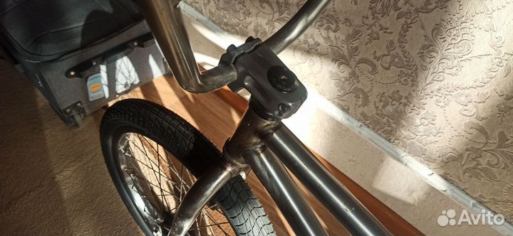 Трюковой велосипед BMX