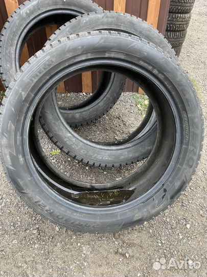 Pirelli Ice Zero 295/40 R21 111H
