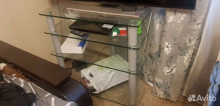 Стеклянная тумба