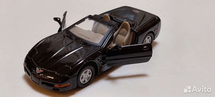 Модель автомобиля Chevrolet Corvett 1998 г