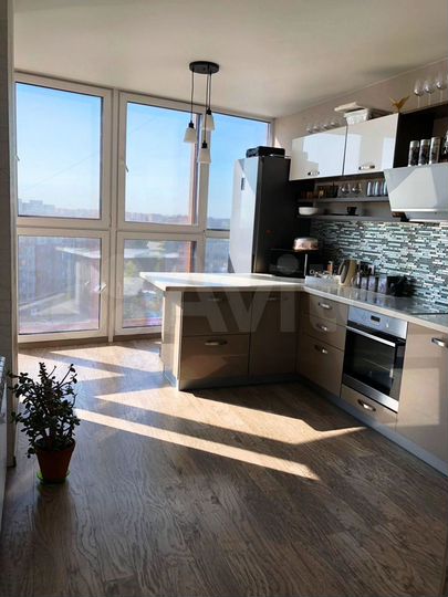 2-к. квартира, 80 м², 10/16 эт.