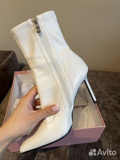 Ботильоны женские белые 37
