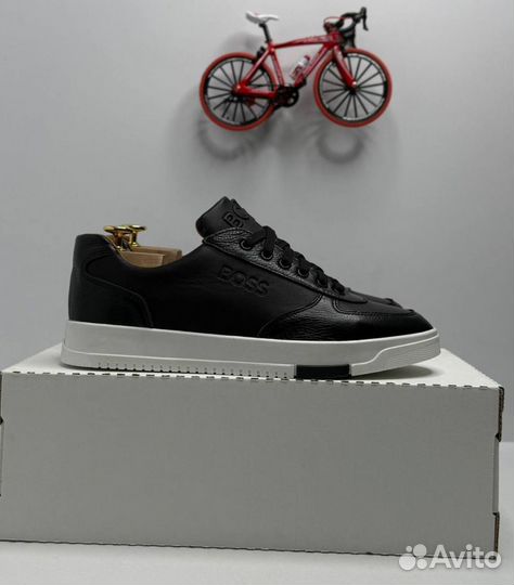 Кроссовки Boss качественные
