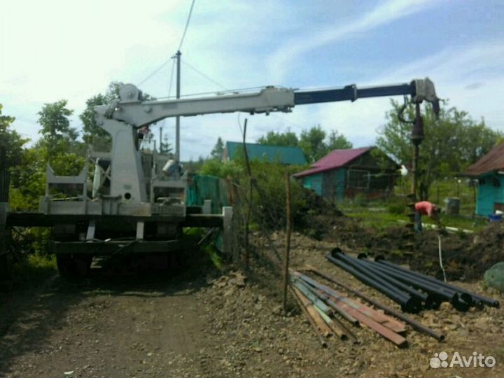 Автобуровая ямобур гусеничная