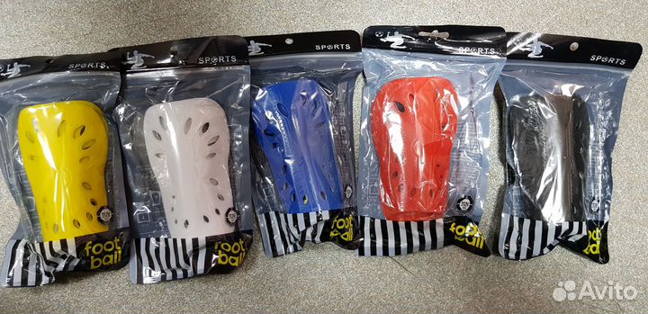 Щитки футбольные
