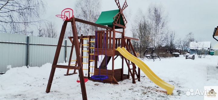 Спортивная площадка для семьи