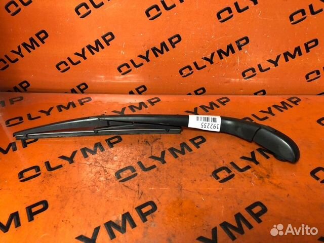 Дворник с 5 -й двери Toyota Corolla Fielder NZE141