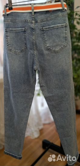 Джинсы женские