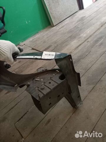 Рамка фары (телевизор) левая peugeot 206