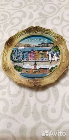 Коллекция магнитиков на холодильник