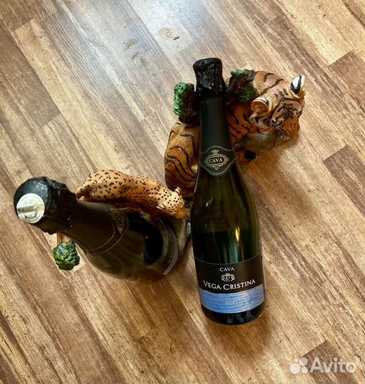 Подставка под бутылку декоративная