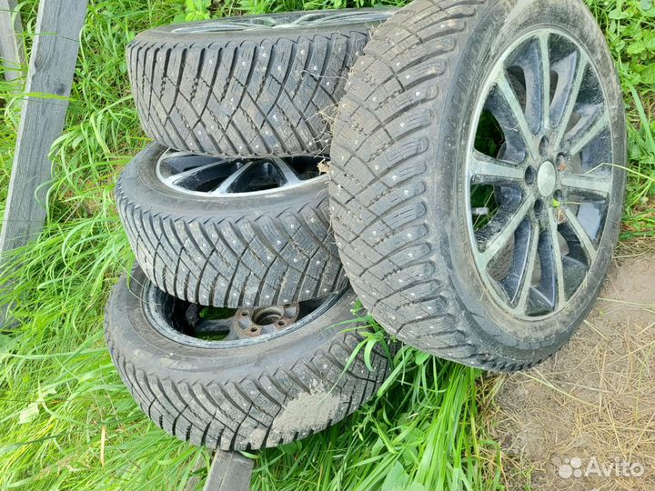 Goodyear Ultragrip Ice Arctic 195/60 R16