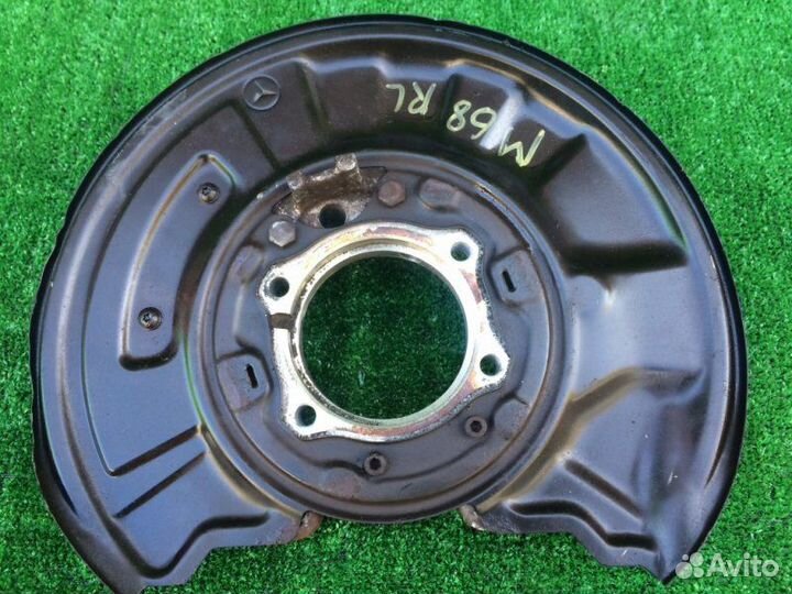 Цапфа задняя левая Mercedes-Benz C200 C-class 3