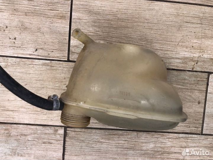 Бачок расширительный Volkswagen Golf 2 хетчбек 1.8