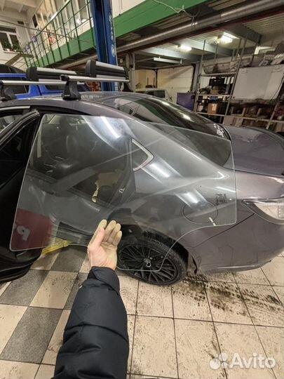 Стекло заднее бокове mazda 6 gh седан